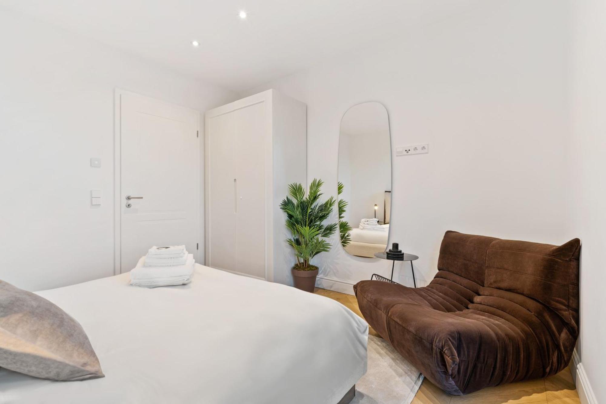 Luxurious 3br Apt With Jacuzzi In Central Lux Appartamento